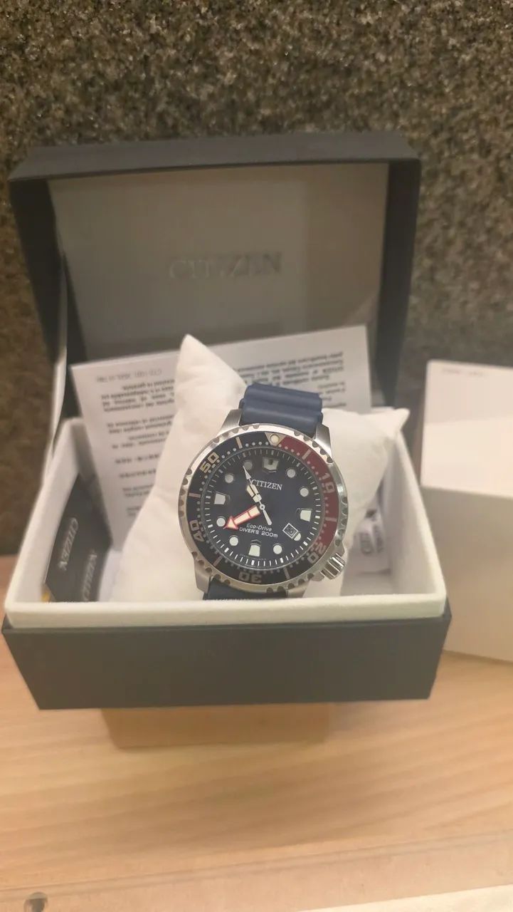 (^-^)ページ Citizen Promaster Eco-Drive Diver Pepsi 200m BN0168-06L Completo