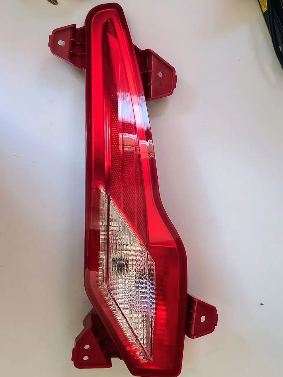 Refletor traseiro Esquerdo HB20 