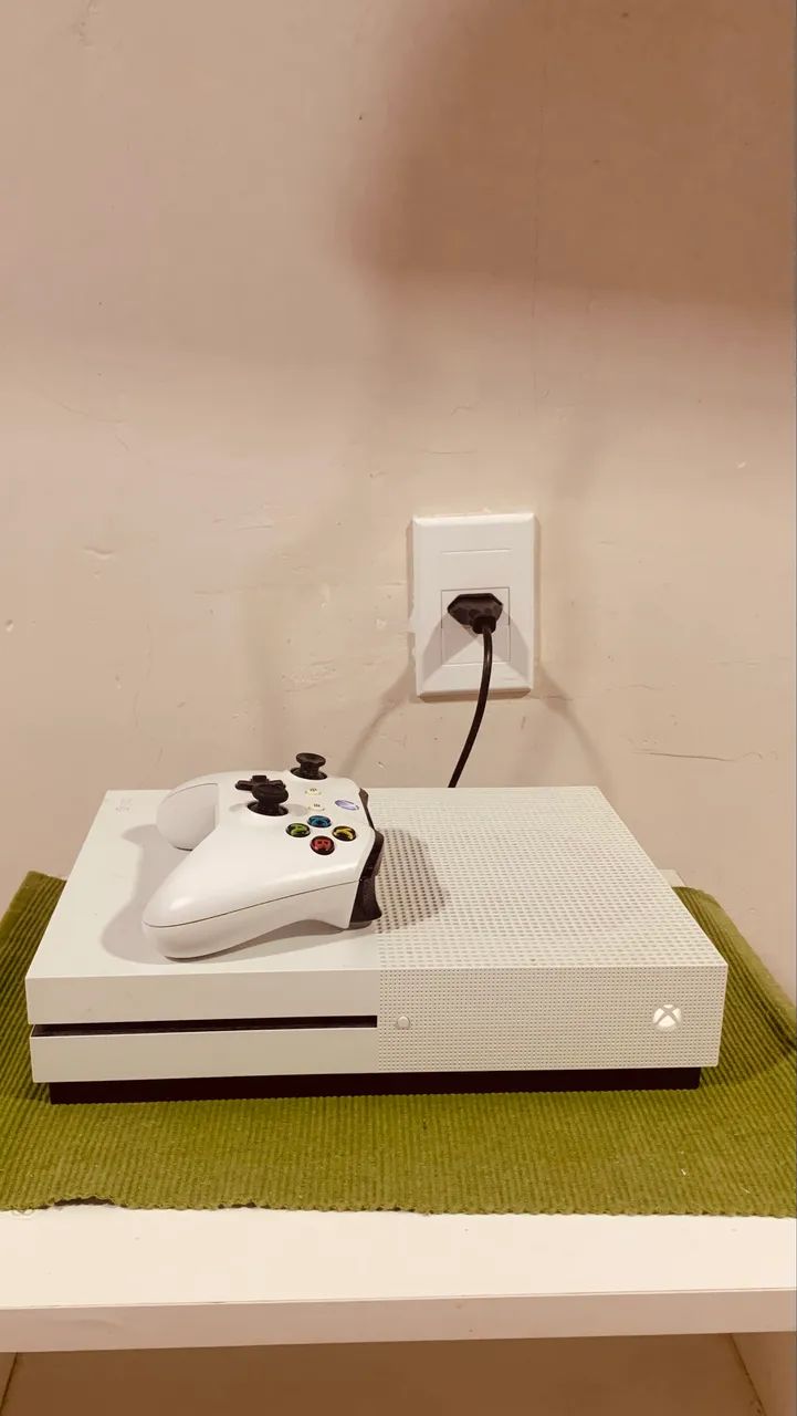 XBOX ONE S 1TB 
