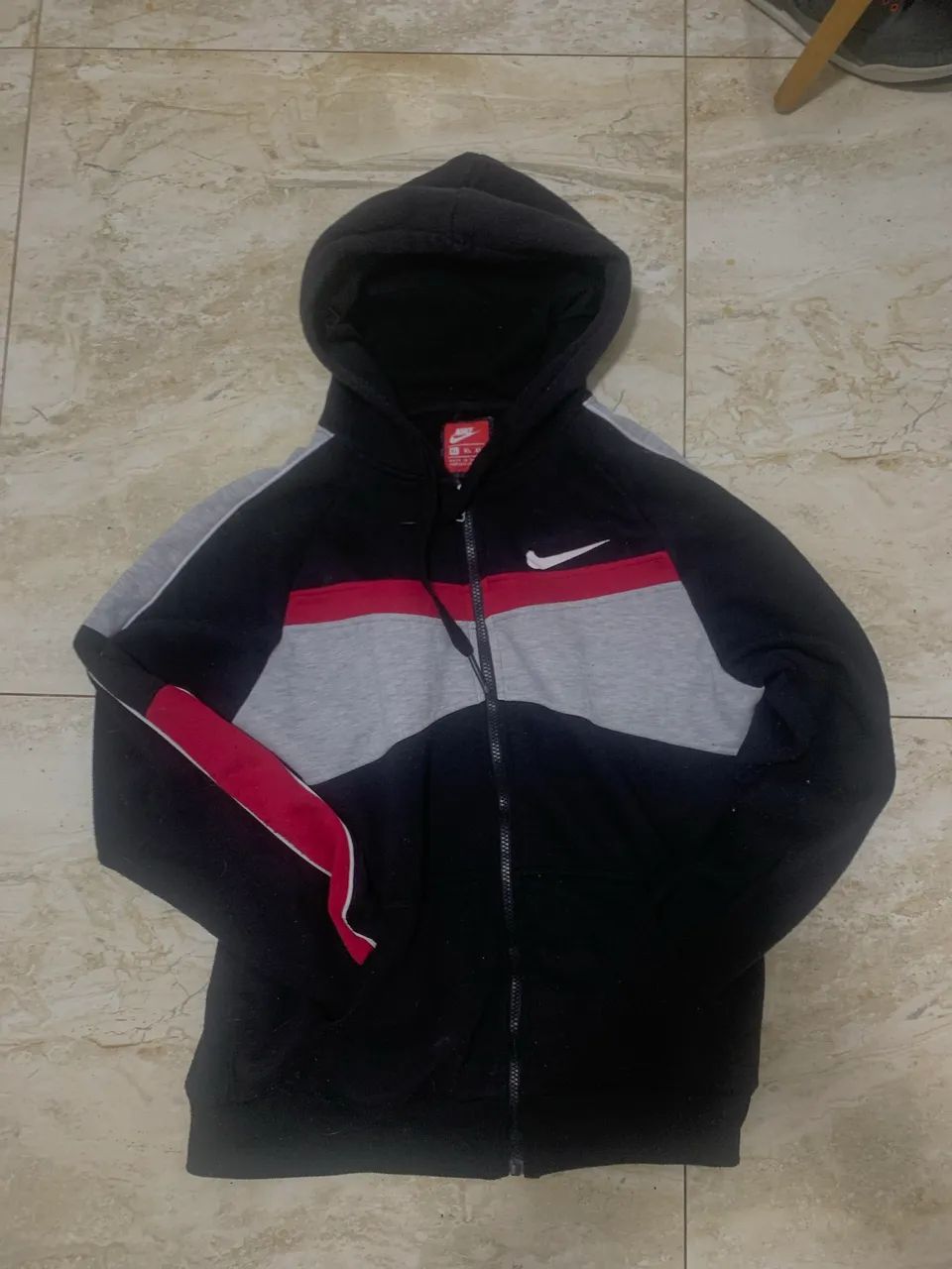 jaqueta de moletom com capuz Nike preta
