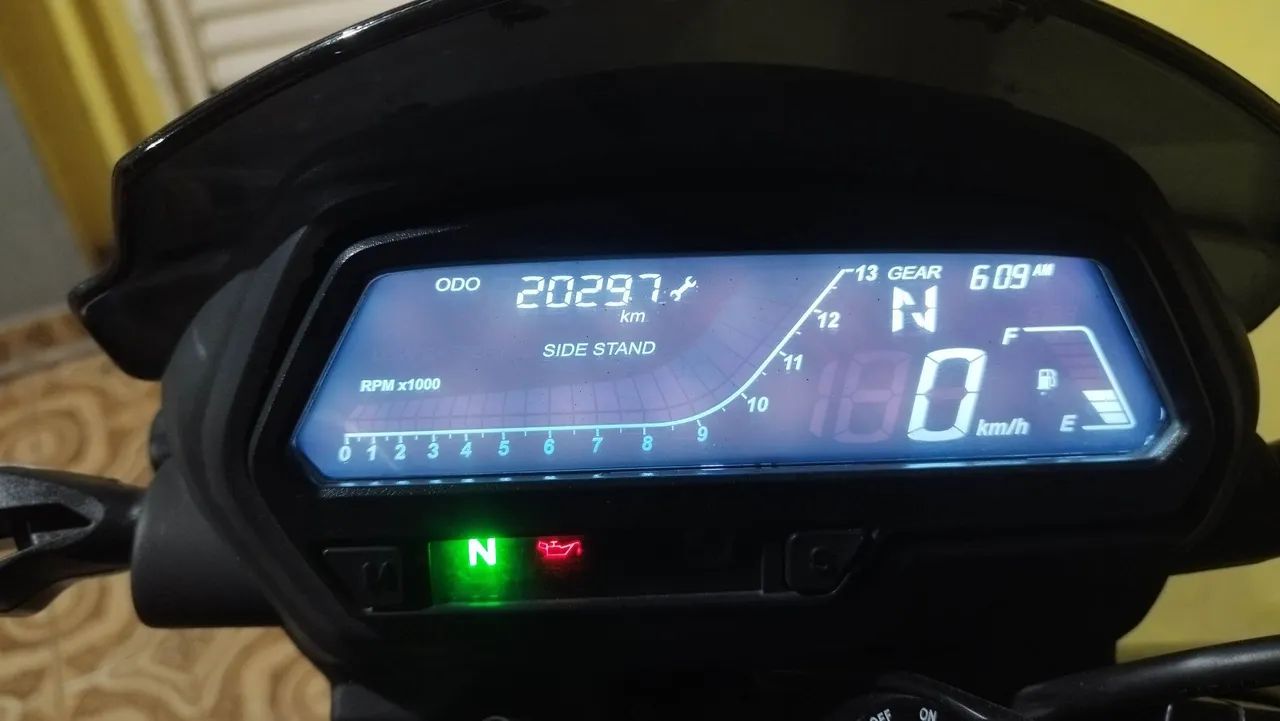 Dominar 250 ABS 2025 - Foto 3