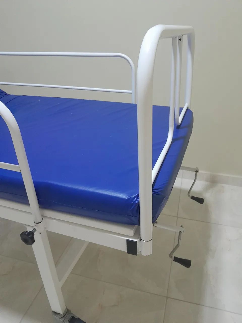 Cama hospitalar com colchão pneumático  - Foto 2