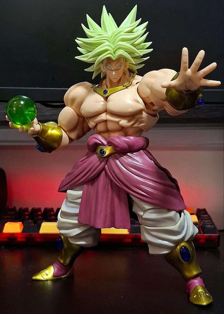 Broly ZT 02 - ZT Toys Lacrado - Hobbies e coleções - Vila Monte
