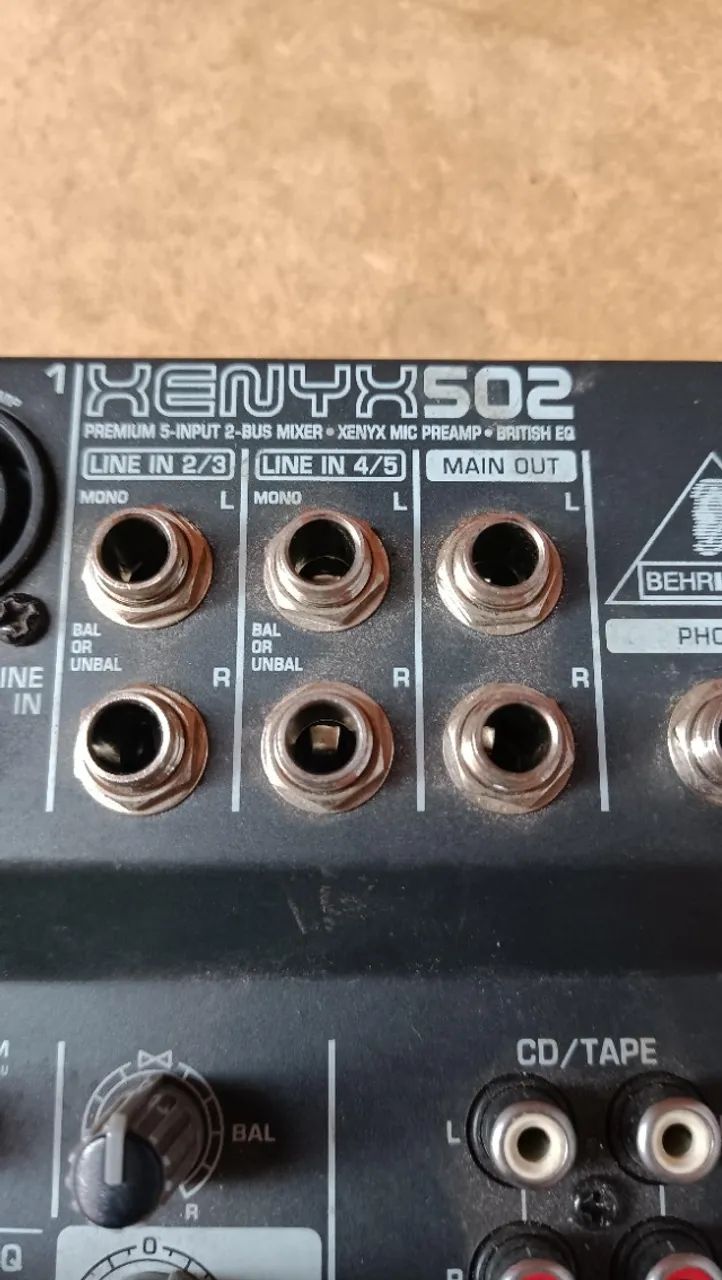 MESA DE SOM BEHRINGER XENYX 502 - COM PHANTOM POWER - Foto 2
