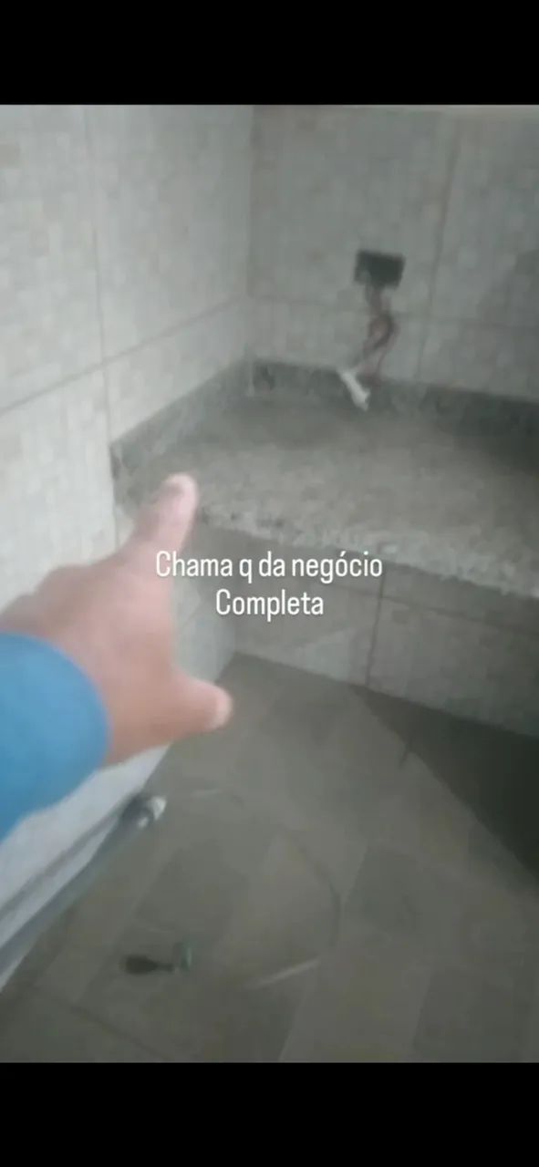 Churrasqueira com coifa .com duas partes em marmore p colocar carne e p corta e servir com - Foto 2