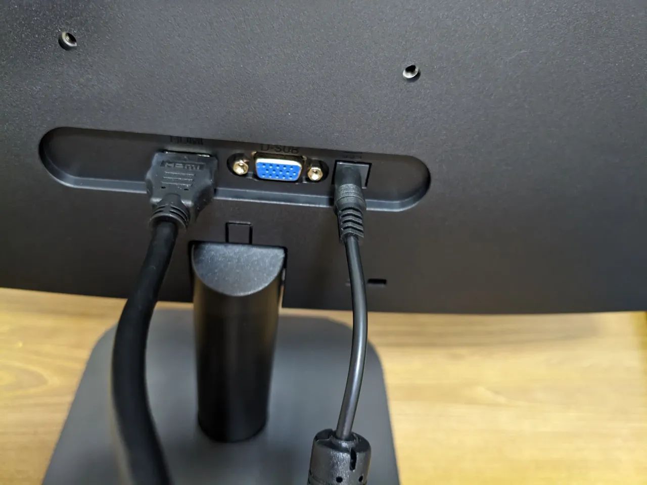 Monitor AOC 21.5" Full HD HDMI e VGA  - Foto 3