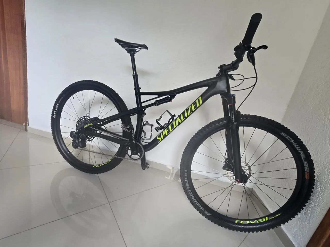Bicicleta 29 Carbono Specialized Epic Comp Único Dono - Foto 2