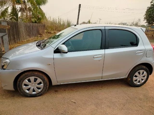 Toyota Etios XS 1.5 16V FLEX 2014