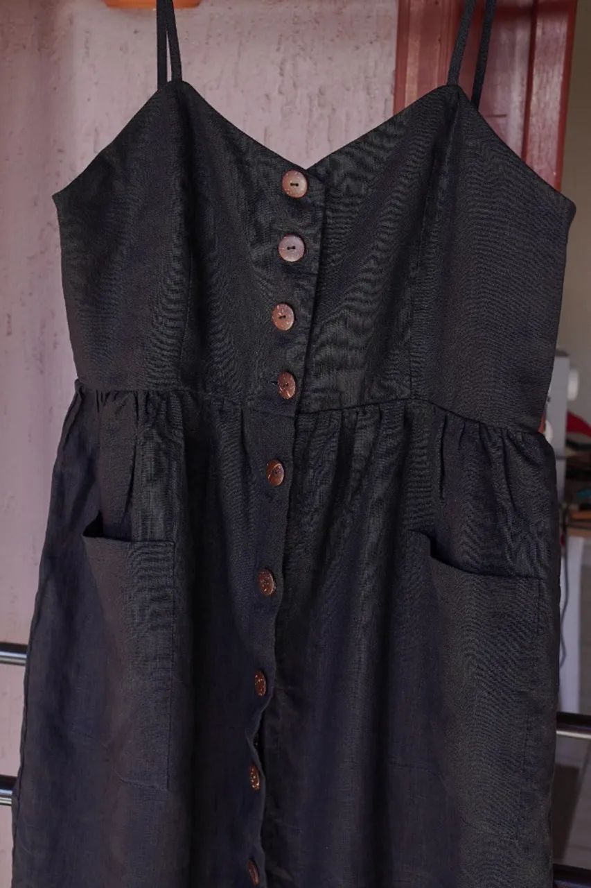 vestido de linho puro de alcinha com cinto de couro - Foto 4
