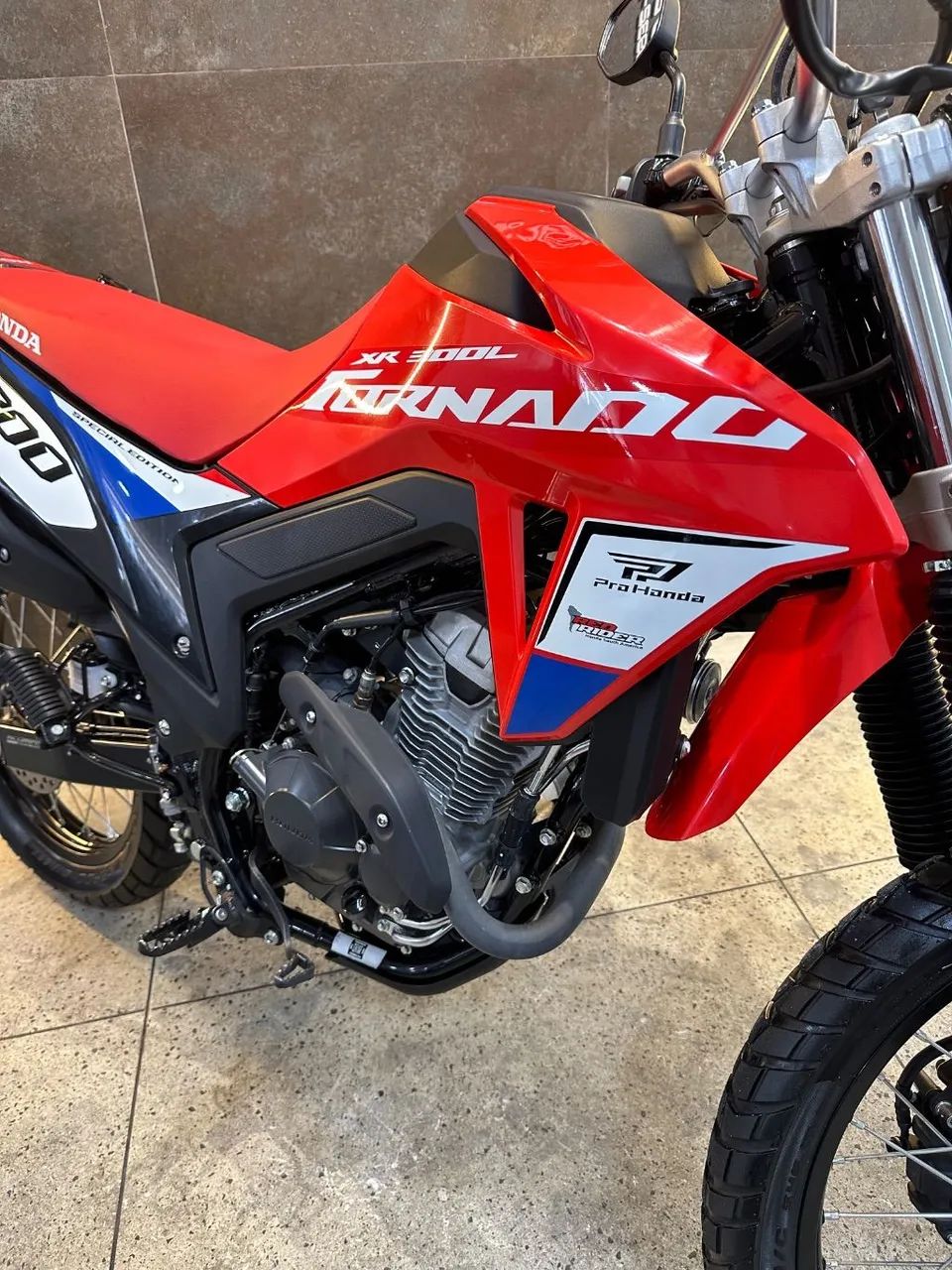 XR 300L TORNADO Special Edition - Foto 5