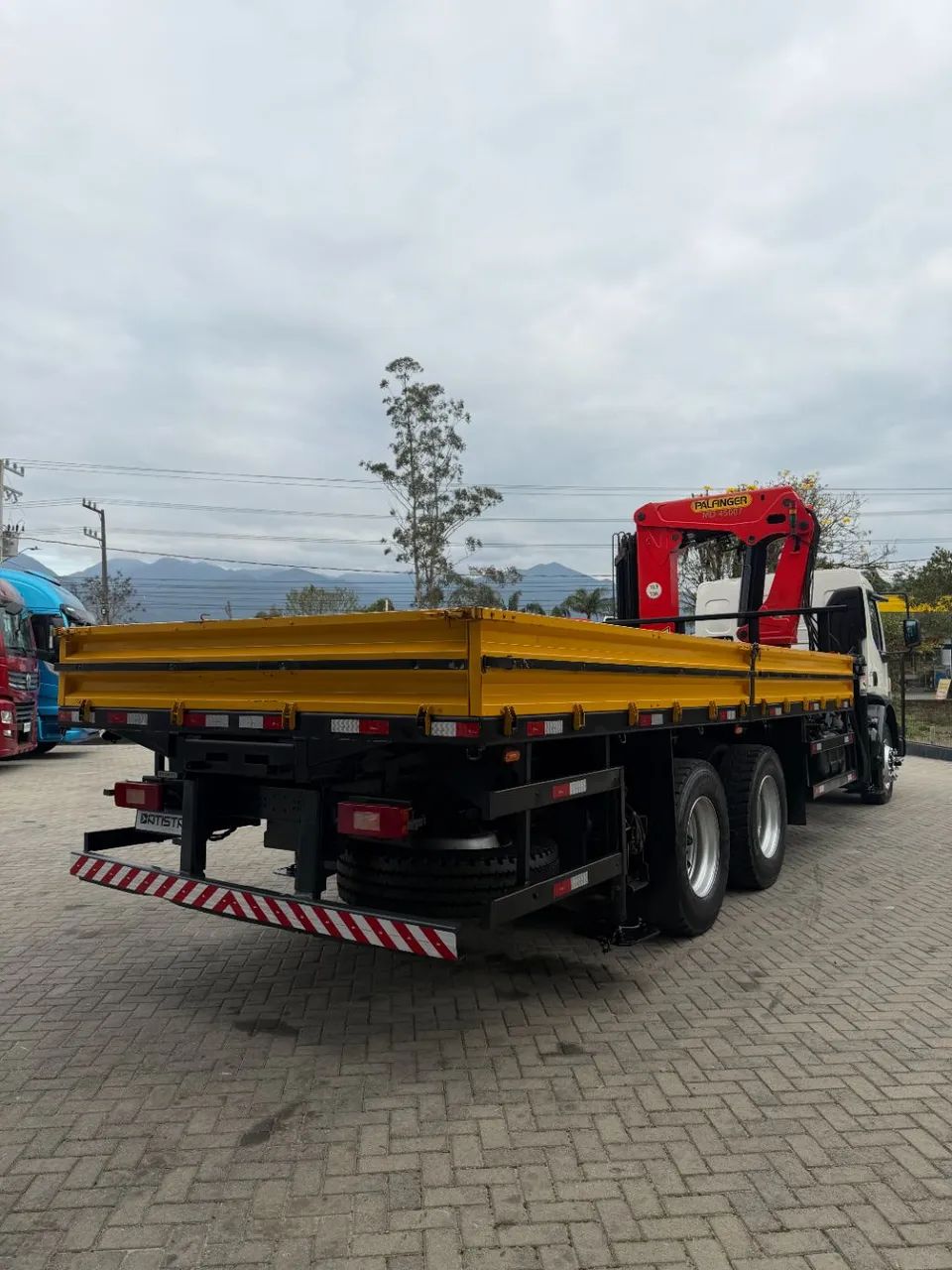 Volvo Vm 270 6x4 c/ munck palfinger 45007 - apenas 48 mil km - Foto 5