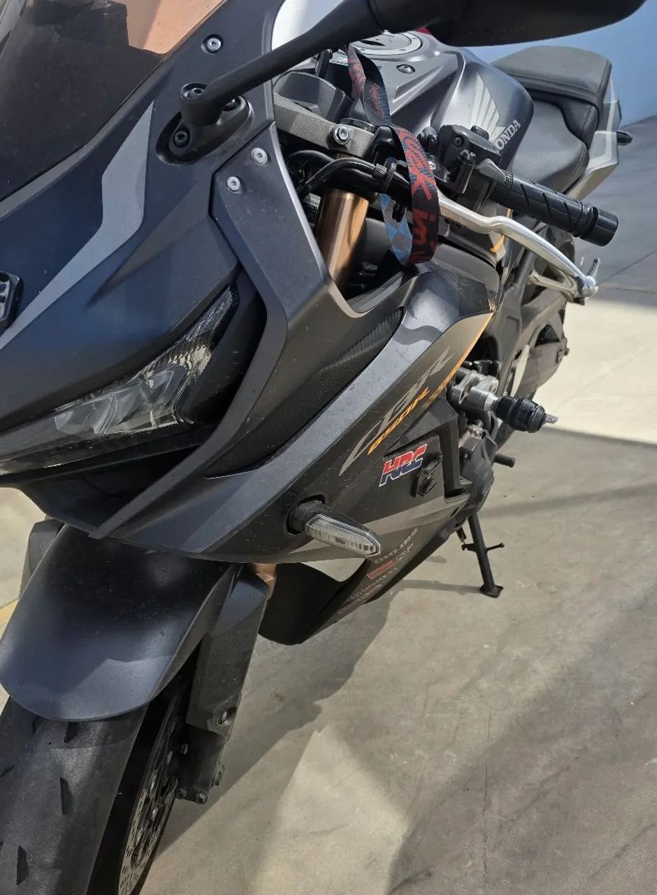 CBR 650 R, 2022, com acessórios  - Foto 3