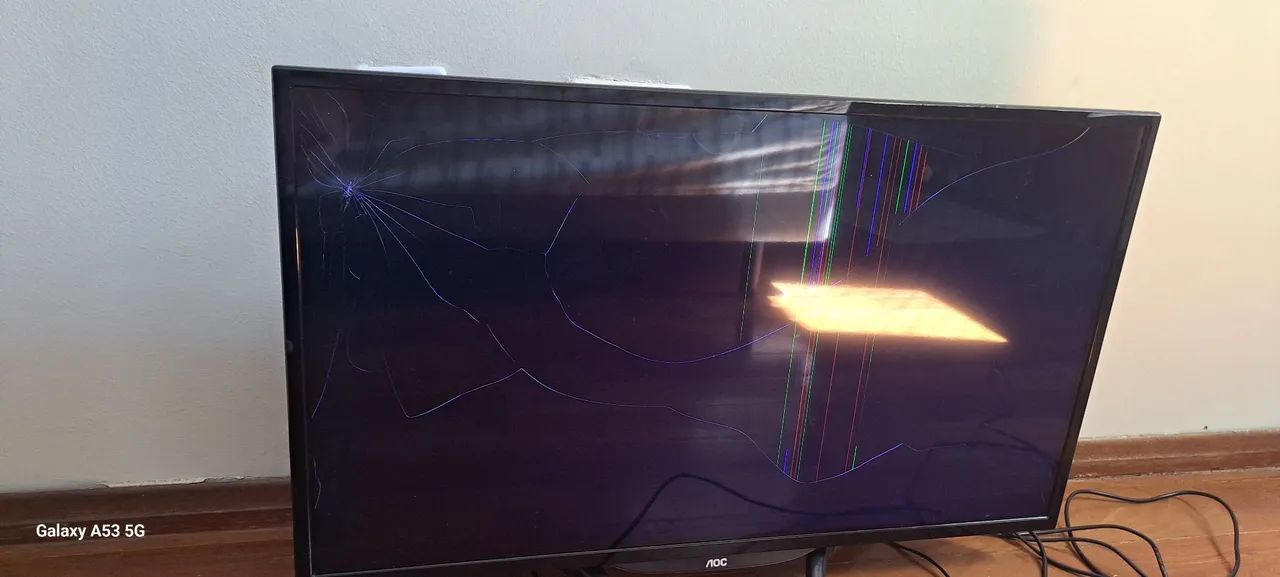 Tv Aoc 32 polegadas tela quebrada - Foto 2
