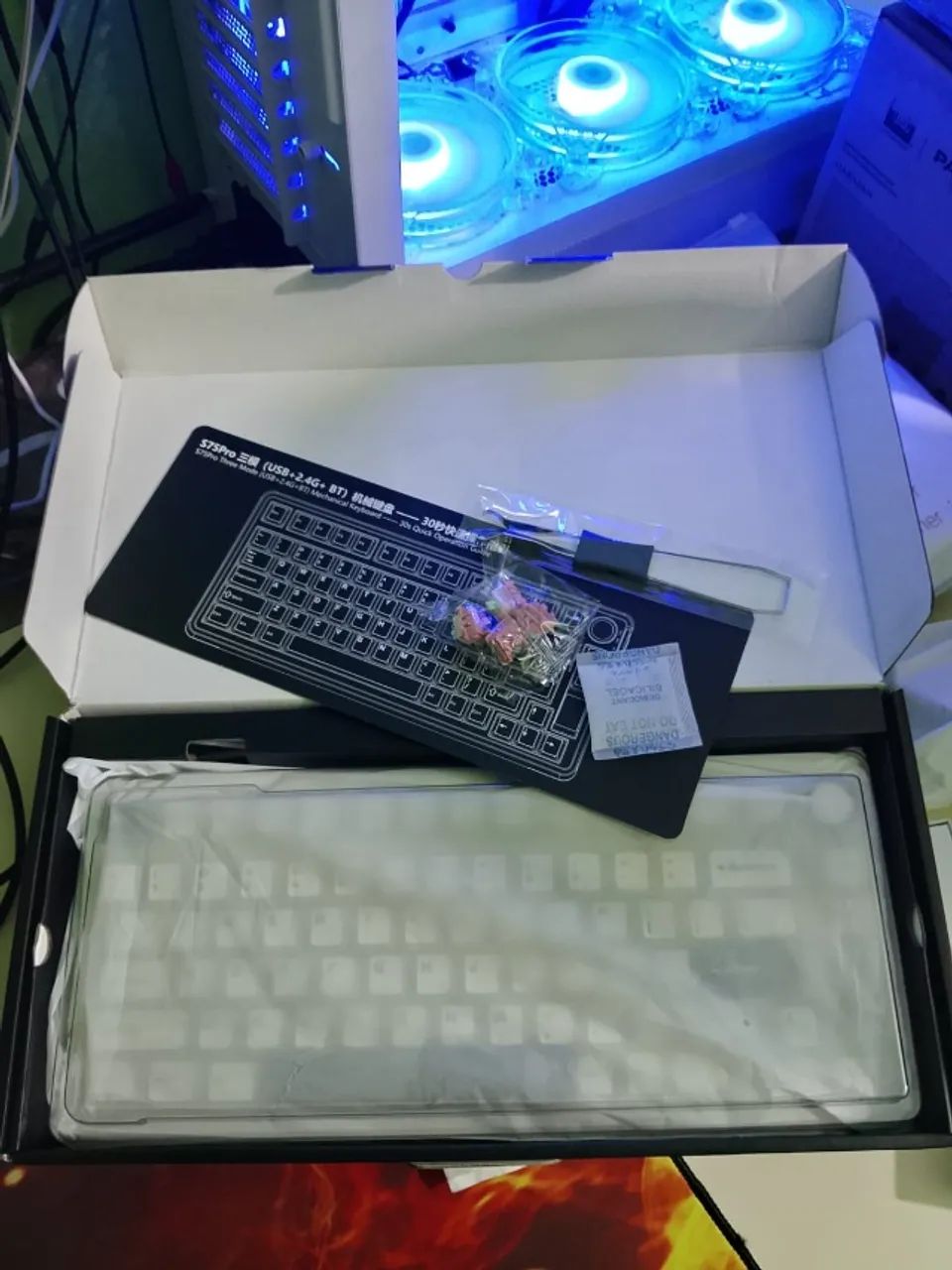   Teclado Gamer AULA S75Pro cor: Coffee-milk interface USB e suporte a Bluetooth wireless  - Foto 3