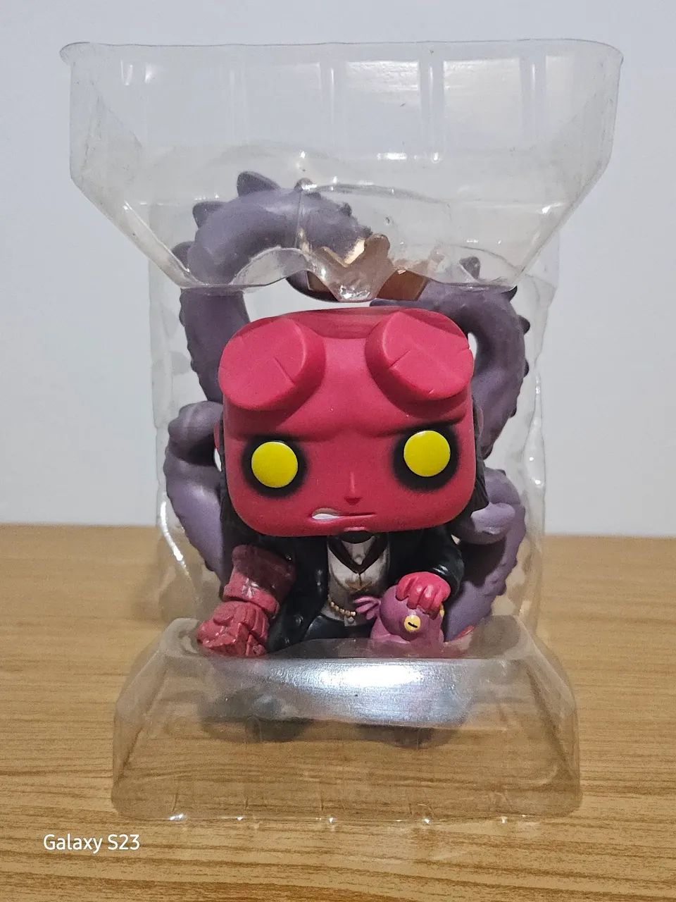 Funko Pop Hellboy in Suit - Sumemr Limited Edition - Foto 3