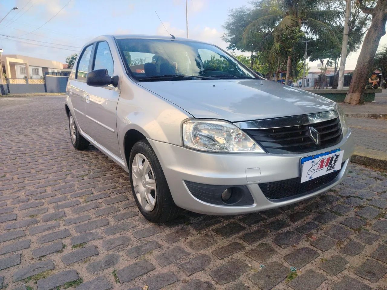 Renault Logan Expression Hi-flex 1.6 8V 4P 2012