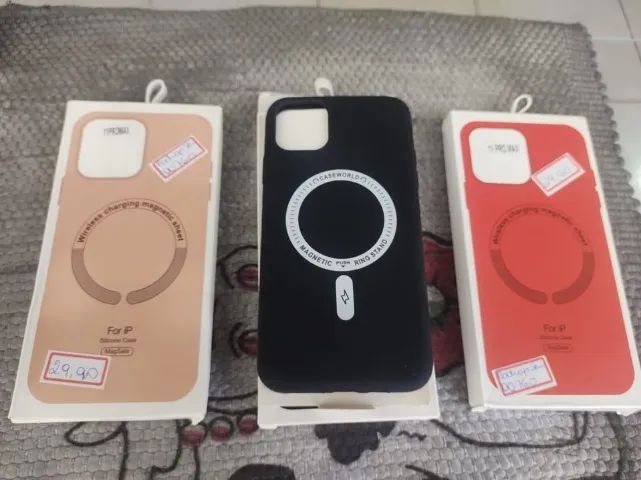 Capinha Silicone Premium Magnética p/ iPhone 11 Pro Max - Proteção e Estilo - Foto 2
