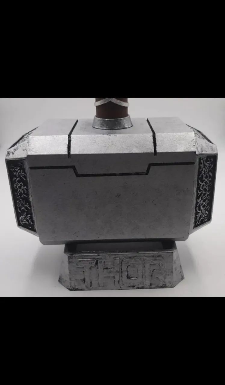 Martelo Thor 1/1 super bem conservado.