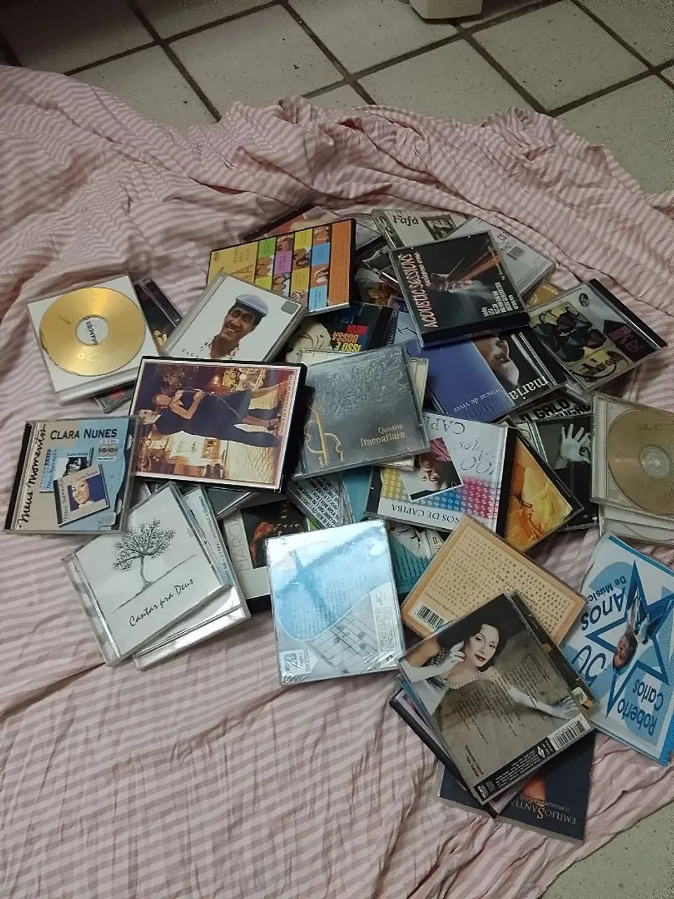 Various CDs and DVDs65580477116803124