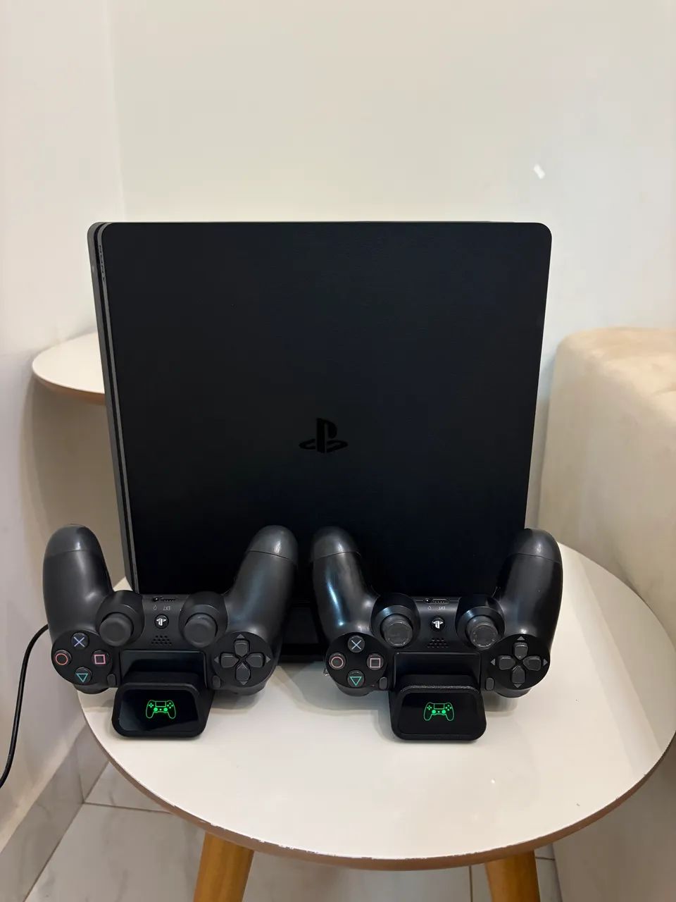 PlayStation 4 - Slim + base com coolers