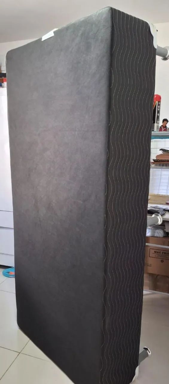 Vendo uma base de cama boxe solteiro 