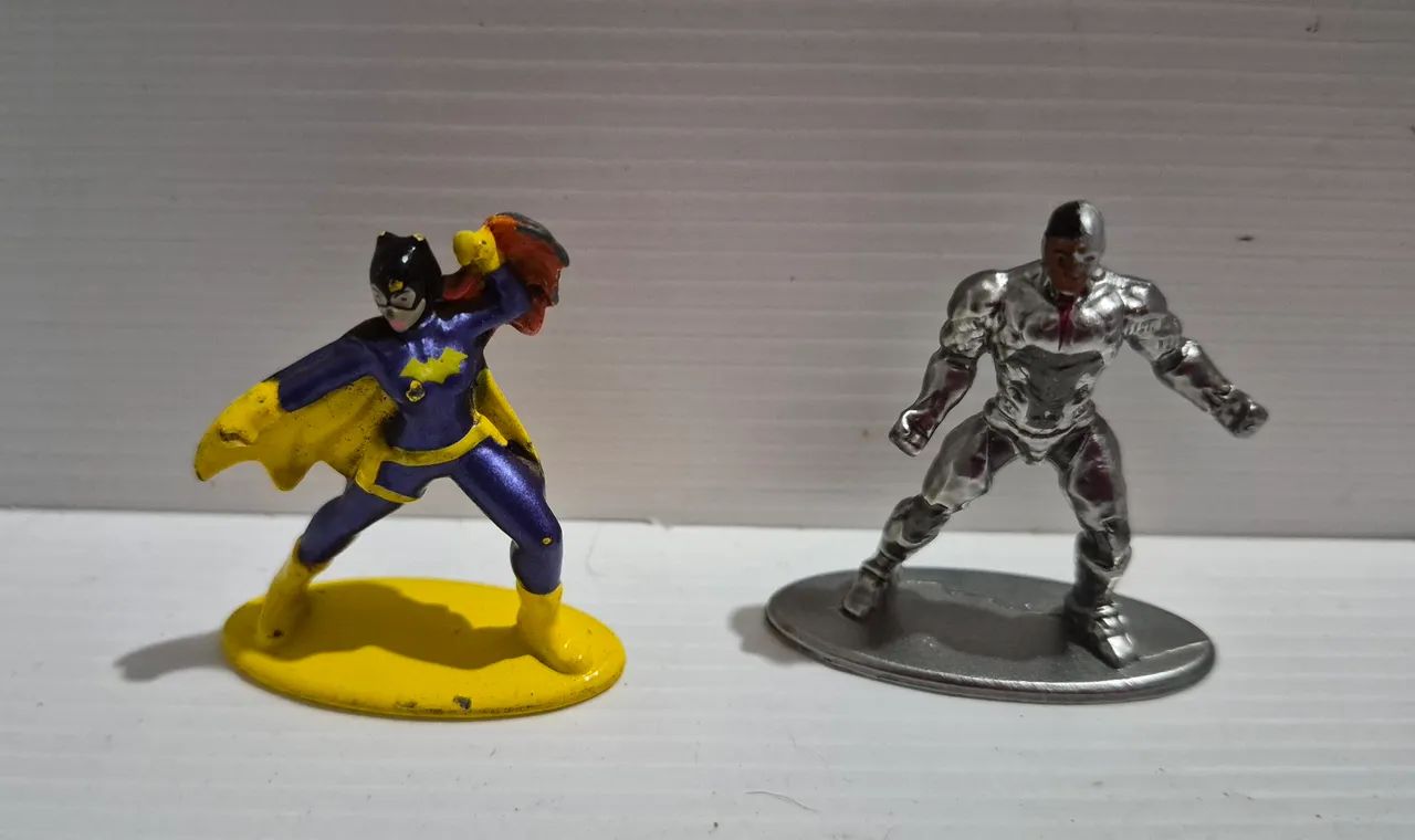 6 Miniaturas metal marvel  - Foto 2