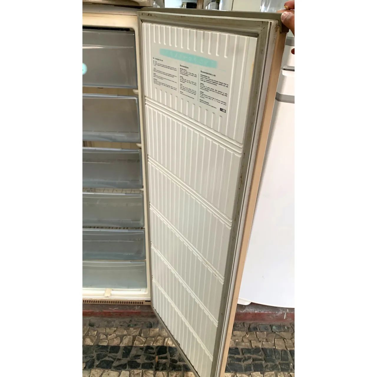 Freezer Vertical Electrolux 210L - Foto 5