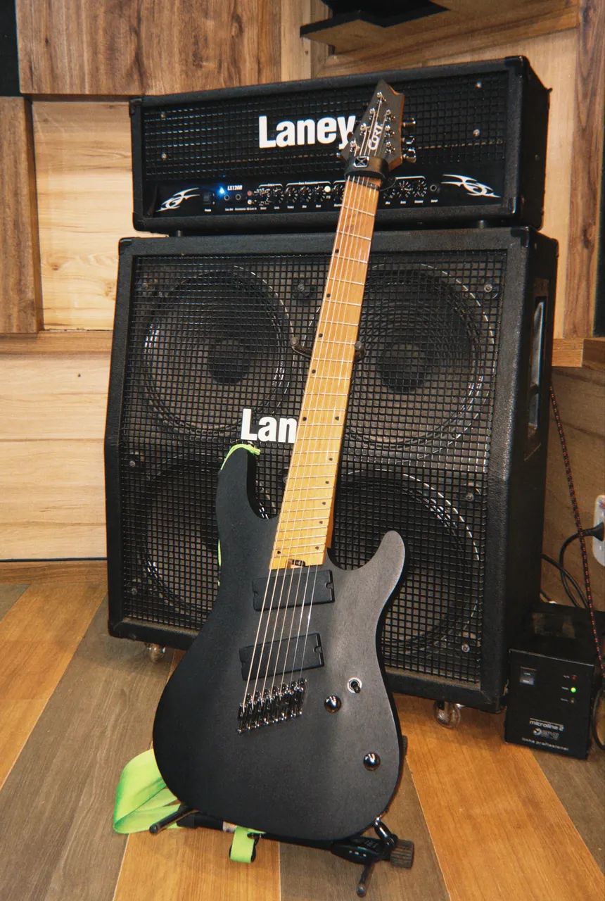 Guitarra Cort 7 Cordas Multiscale 