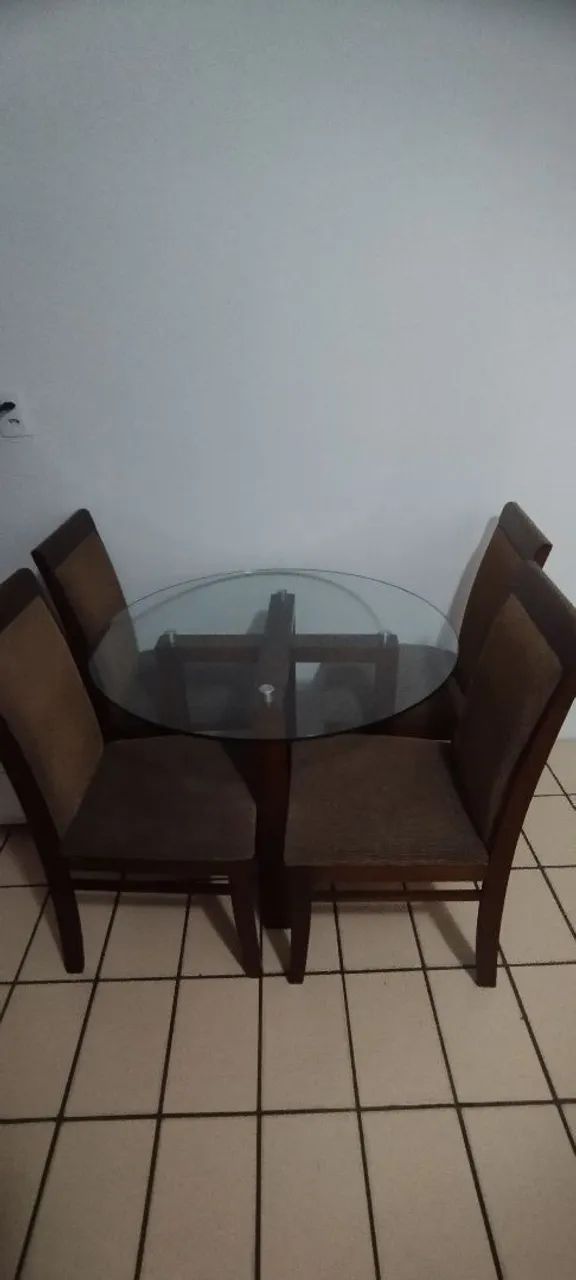 Mesa de madeira com tampo de vidro  - Foto 2
