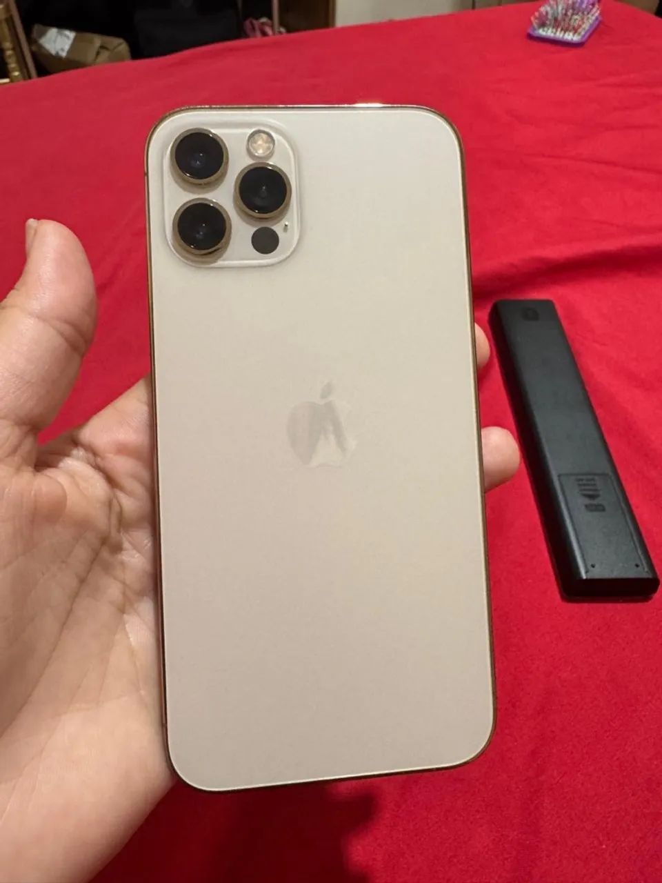 iPhone 12 Pro Gold 12gb - Foto 2