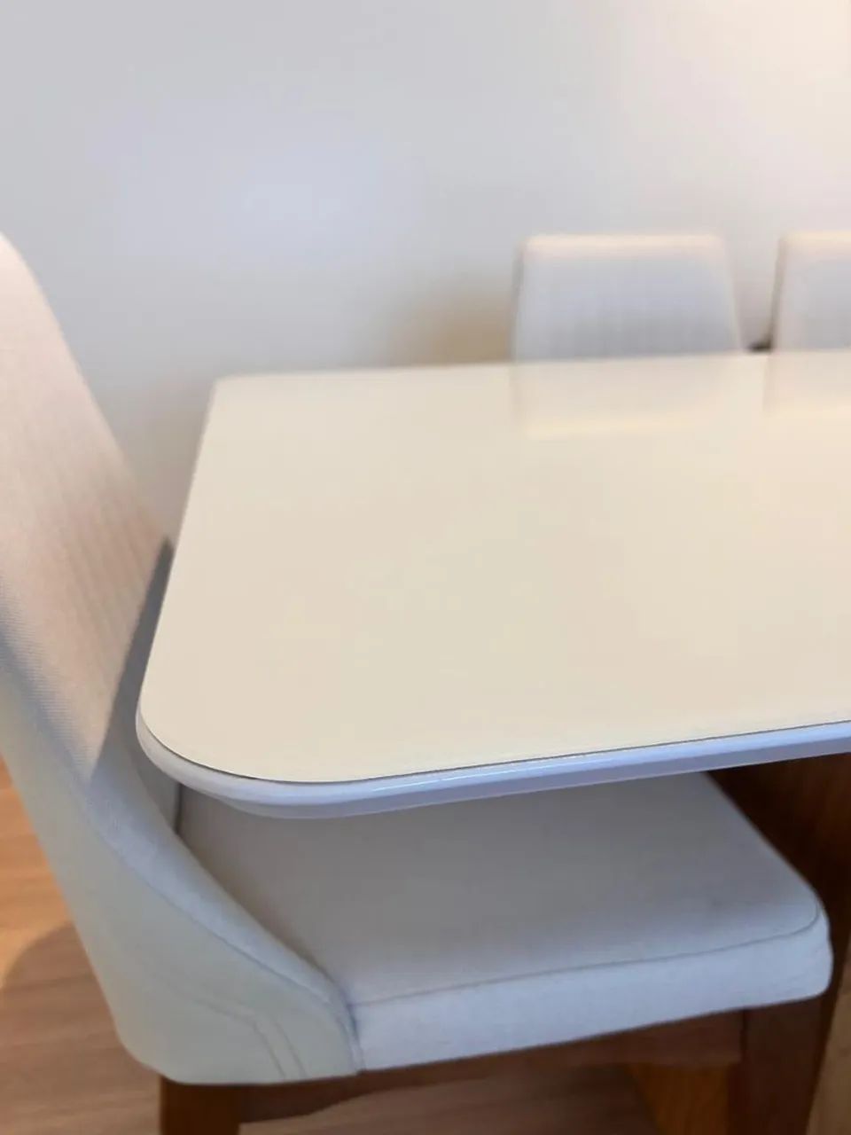 Mesa em laca com 6 cadeiras - Foto 3
