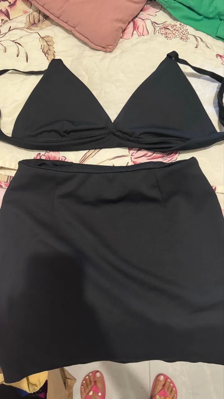 Conjunto de saia e top preto com brilho  - Foto 2