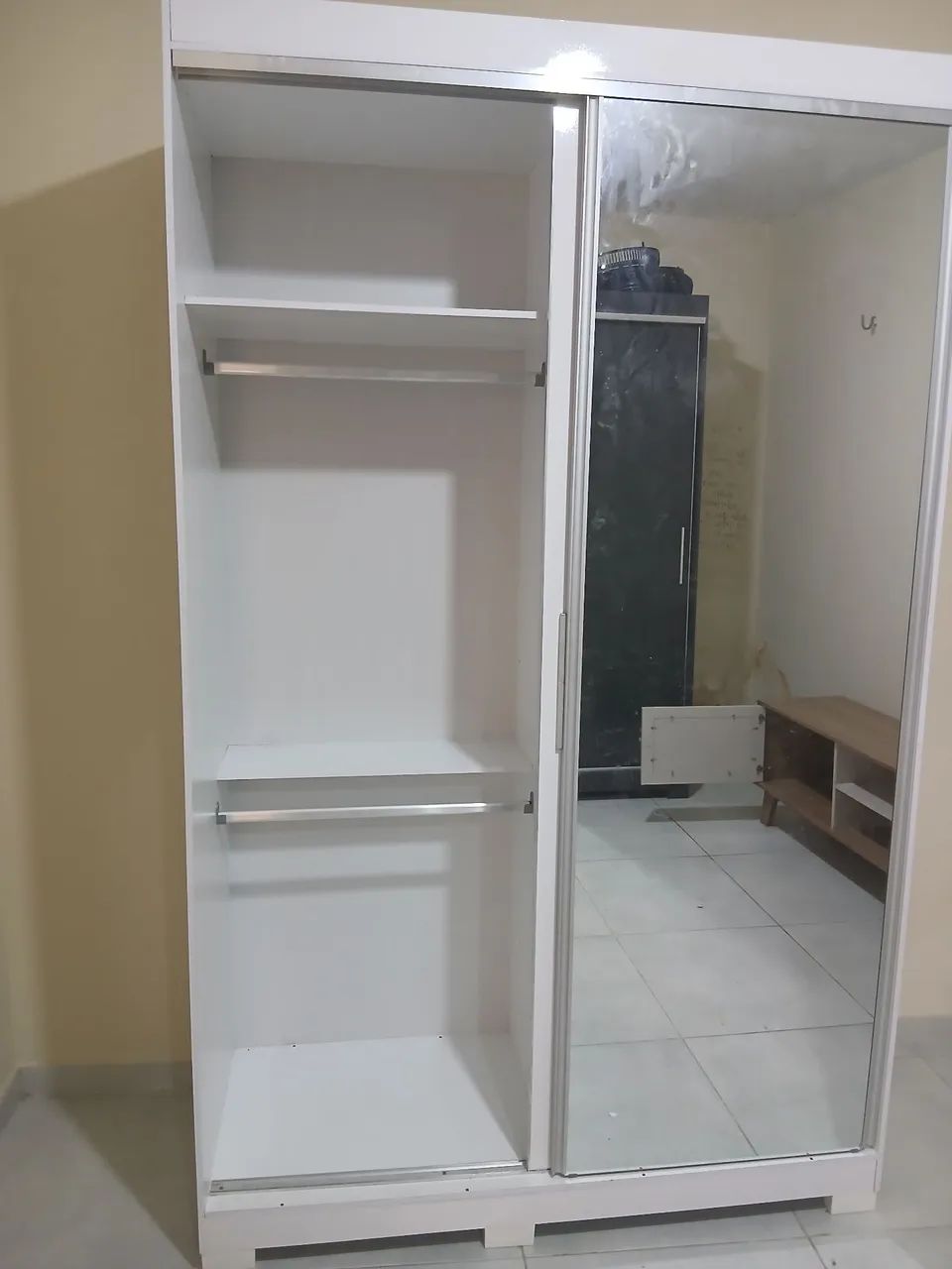Guarda roupa com espelho de duas portas - Foto 3