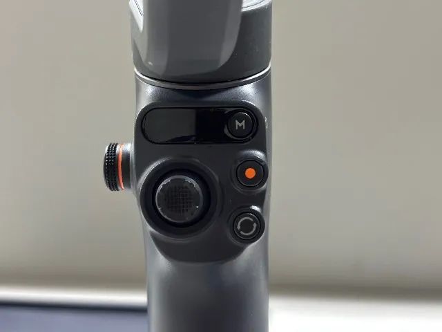 Gimbal DJI Osmo Mobile 6 - Foto 4