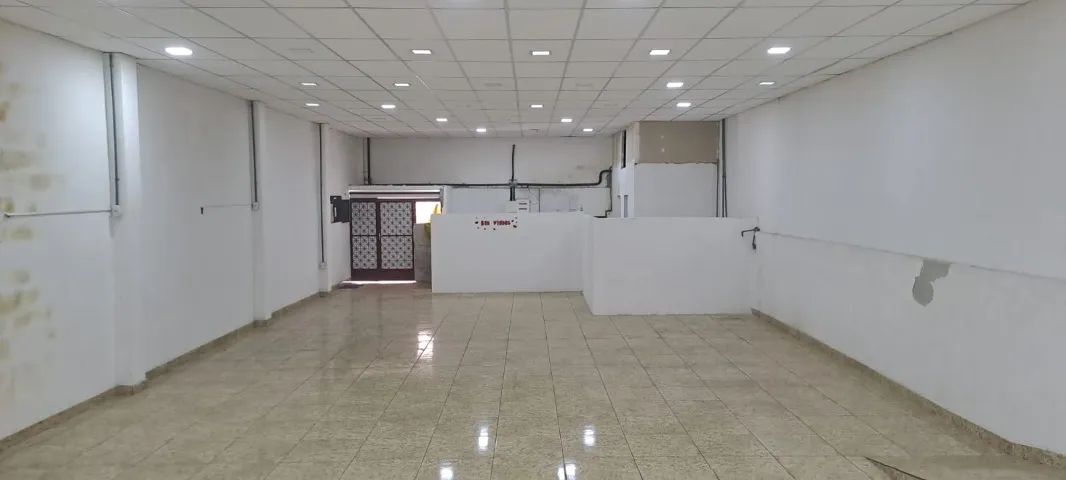 VENDE SE UM GALPÃO EXCELENTE