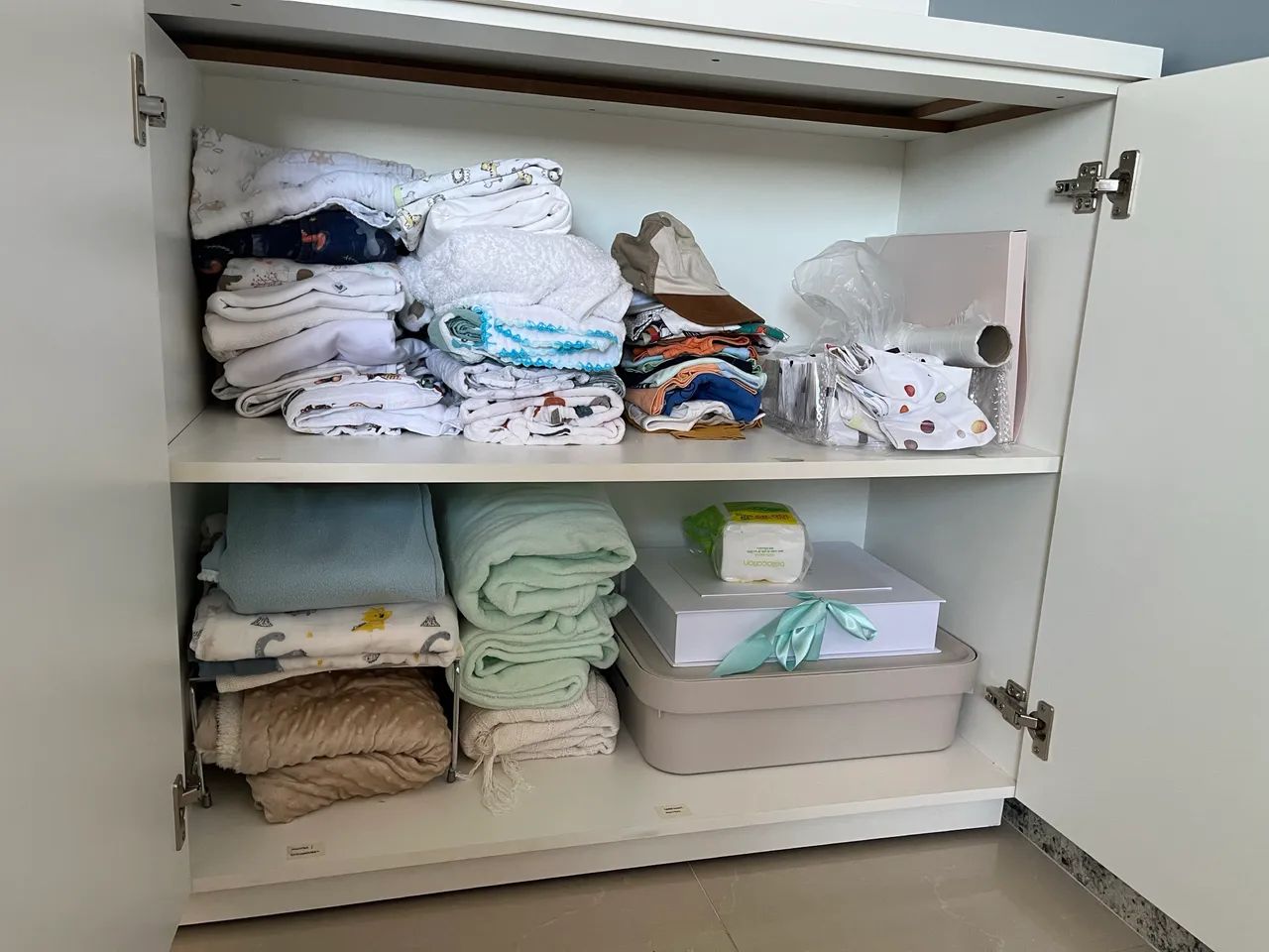Armário/ cômoda com rodízios  - Foto 3