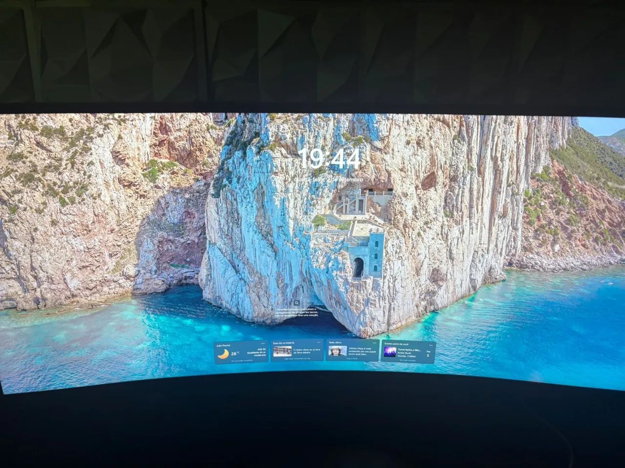 Monitor 34 polegadas curvado. 