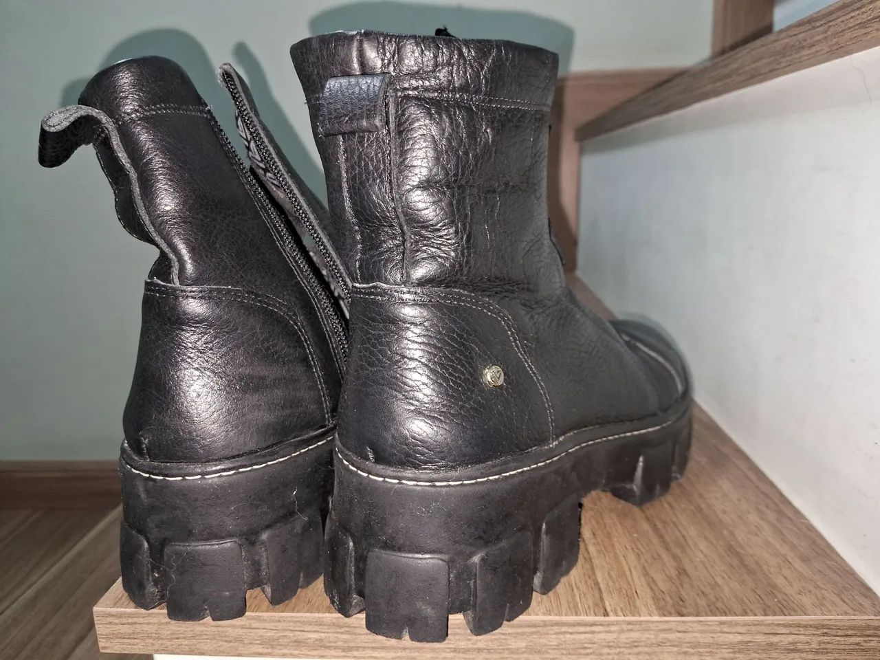 Bota feminina em couro - Foto 2