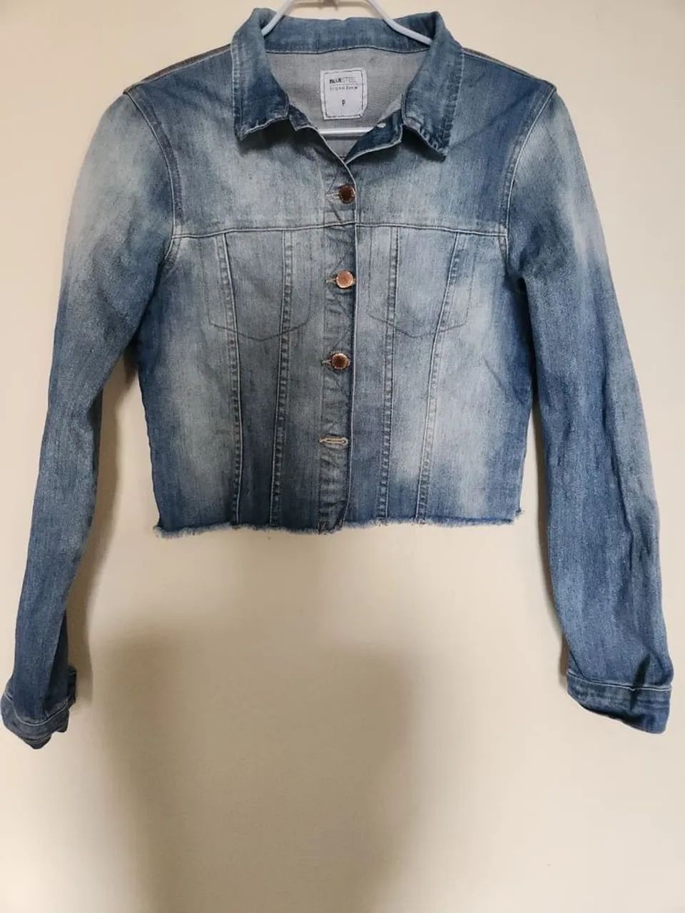 Jaqueta jeans cropped feminina - Foto 2