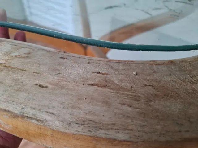 Mesa de centro em madeira com tampo de vidro - Foto 5
