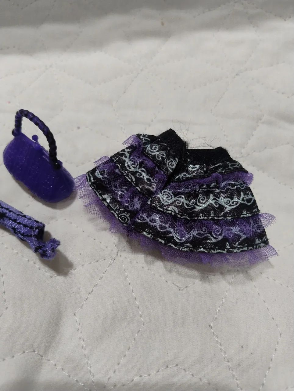 Roupa e bolsa boneca Monsters Twyla - Foto 2