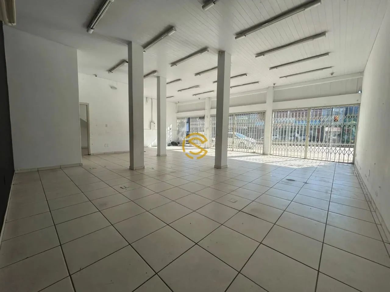 Loja / Ponto comercial à venda no Maria Luiza