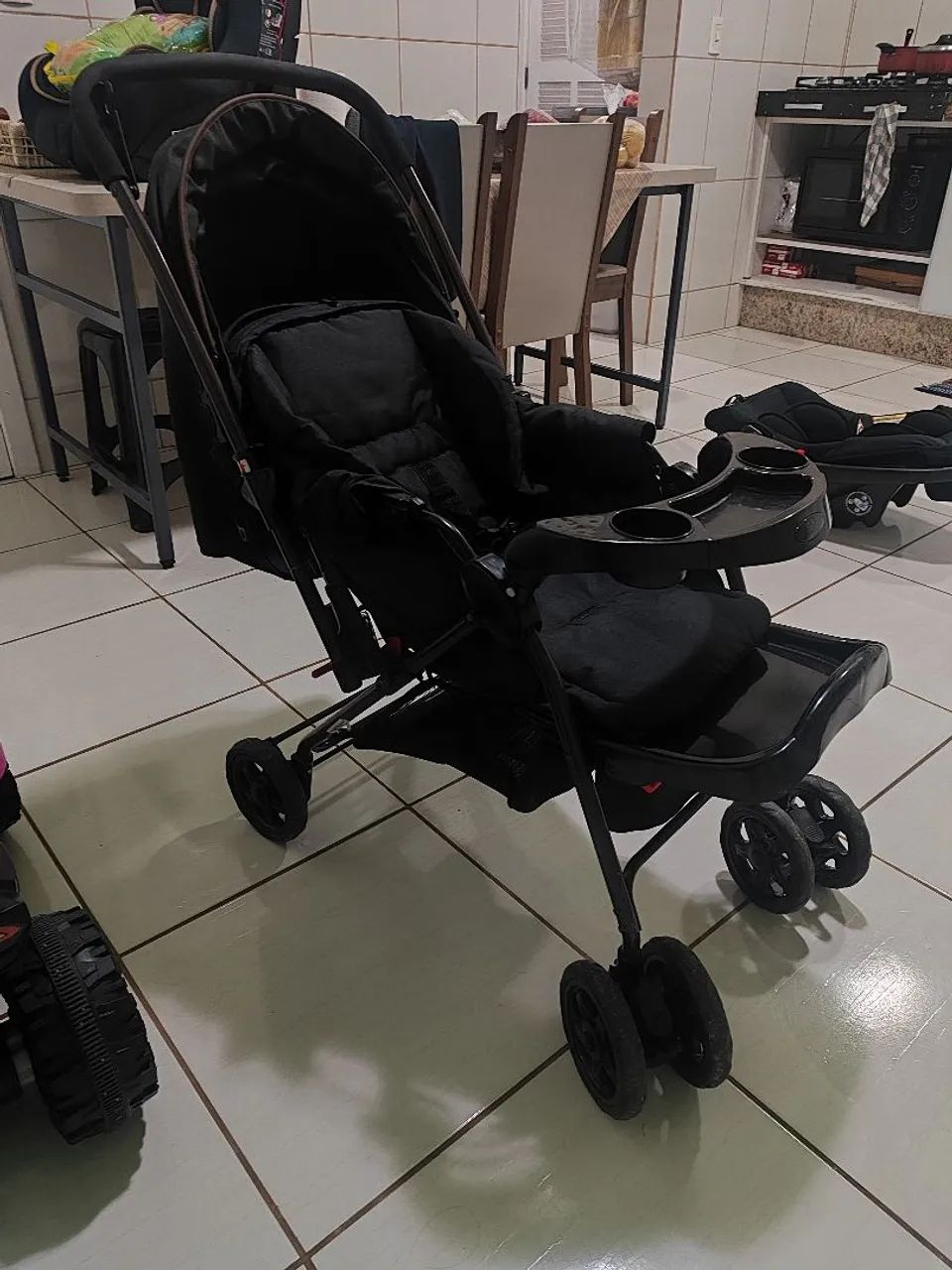 Carrinho De Bebê e Bebê Conforto Cosco Kids