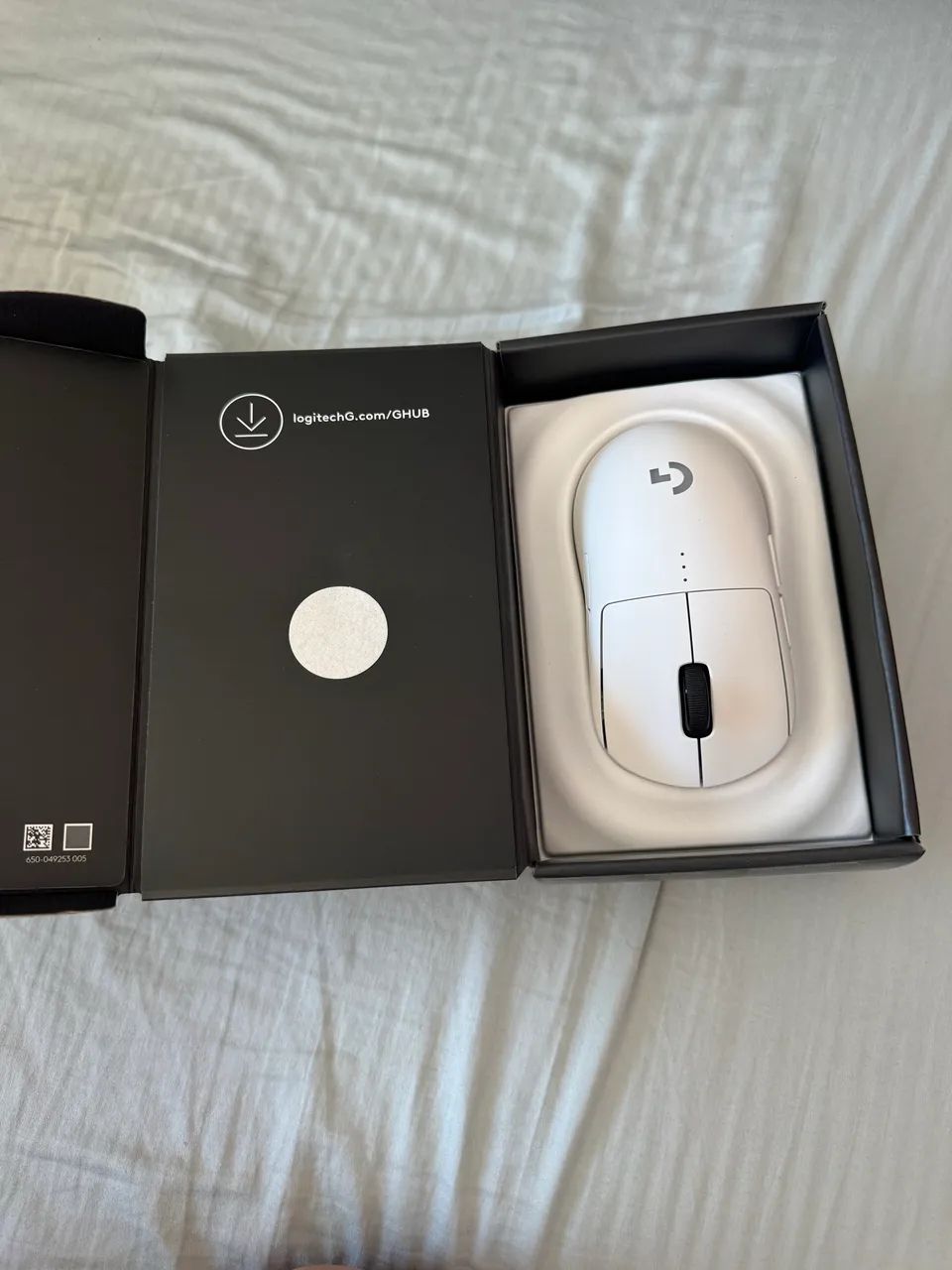 Mouse Sem Fio Logitech G Pro 2 Rgb Branco 32k Dpi 910-007301 - Foto 3