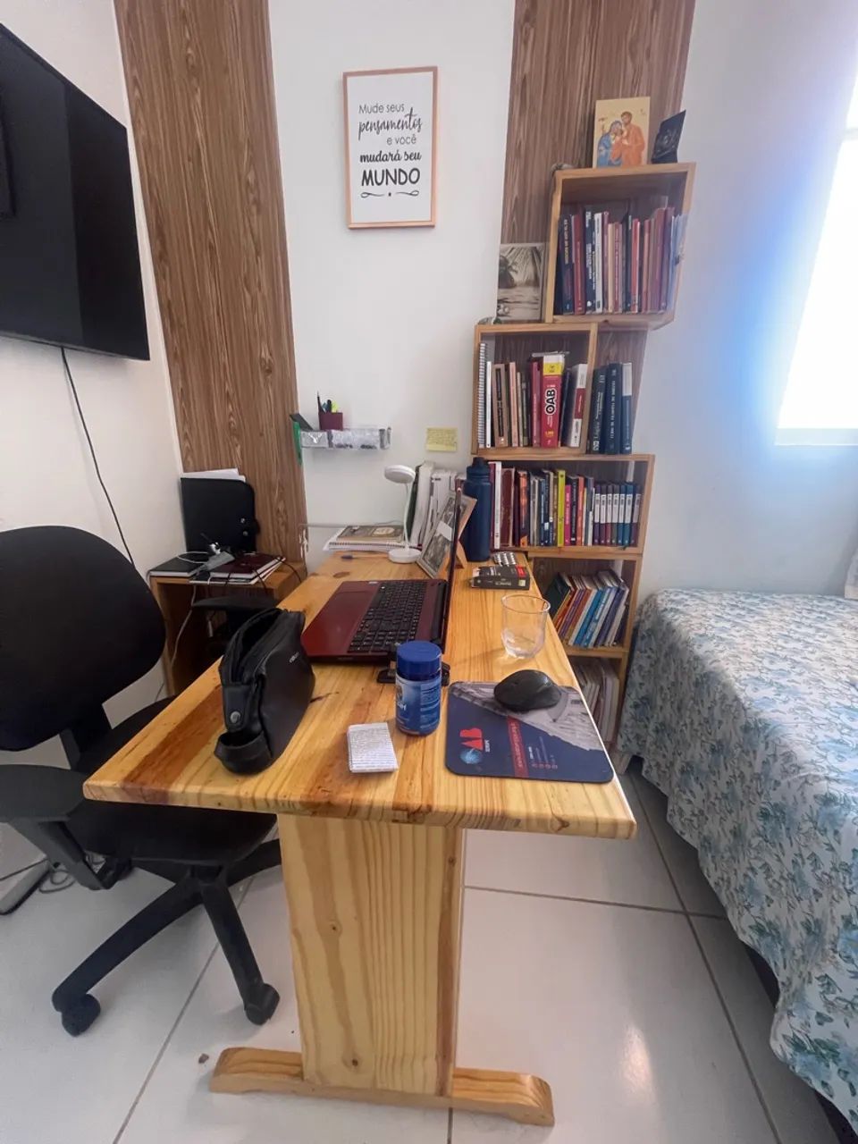 Escrivaninha e prateleira de livros  - Foto 2