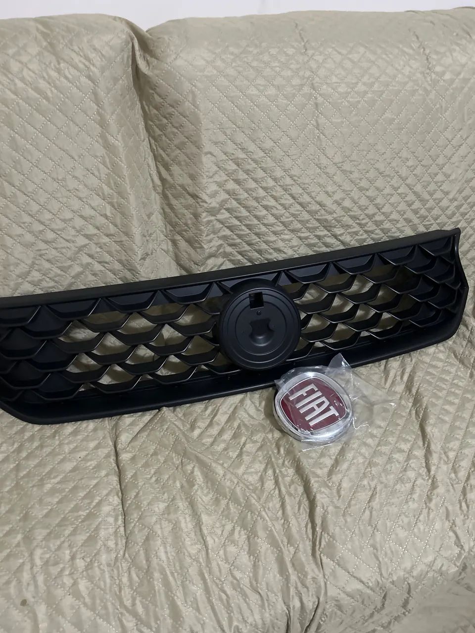 Grade do para choque com sigla Fiat  - Foto 2