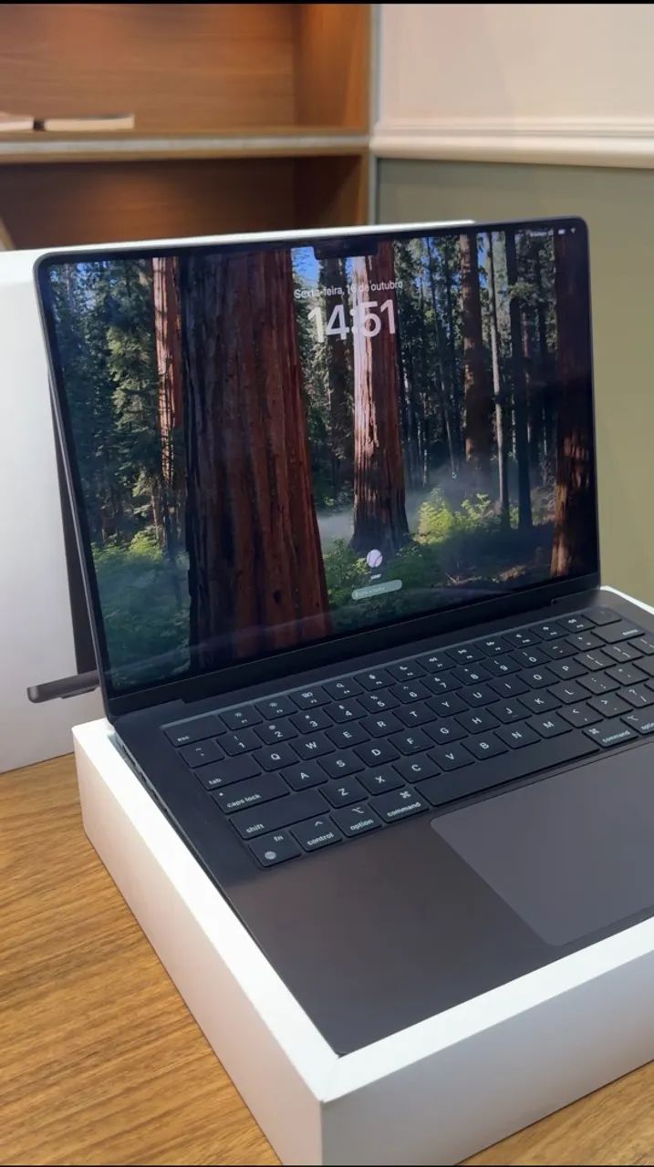 MacBook Pro M3 PRO