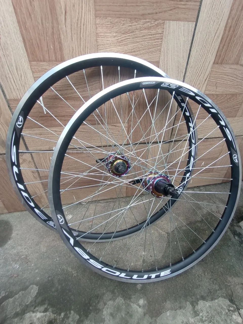 par de rodas absolutamente com cubo k7 camaleão 