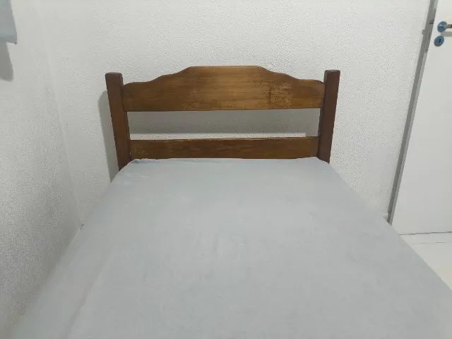 Cama de solteiro  + colchão 