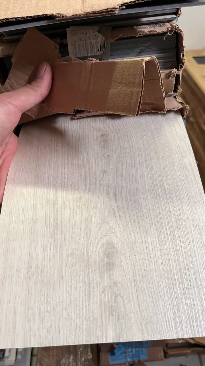 Piso Vinilico em régua 3mm para tráfego comercial  - Foto 2